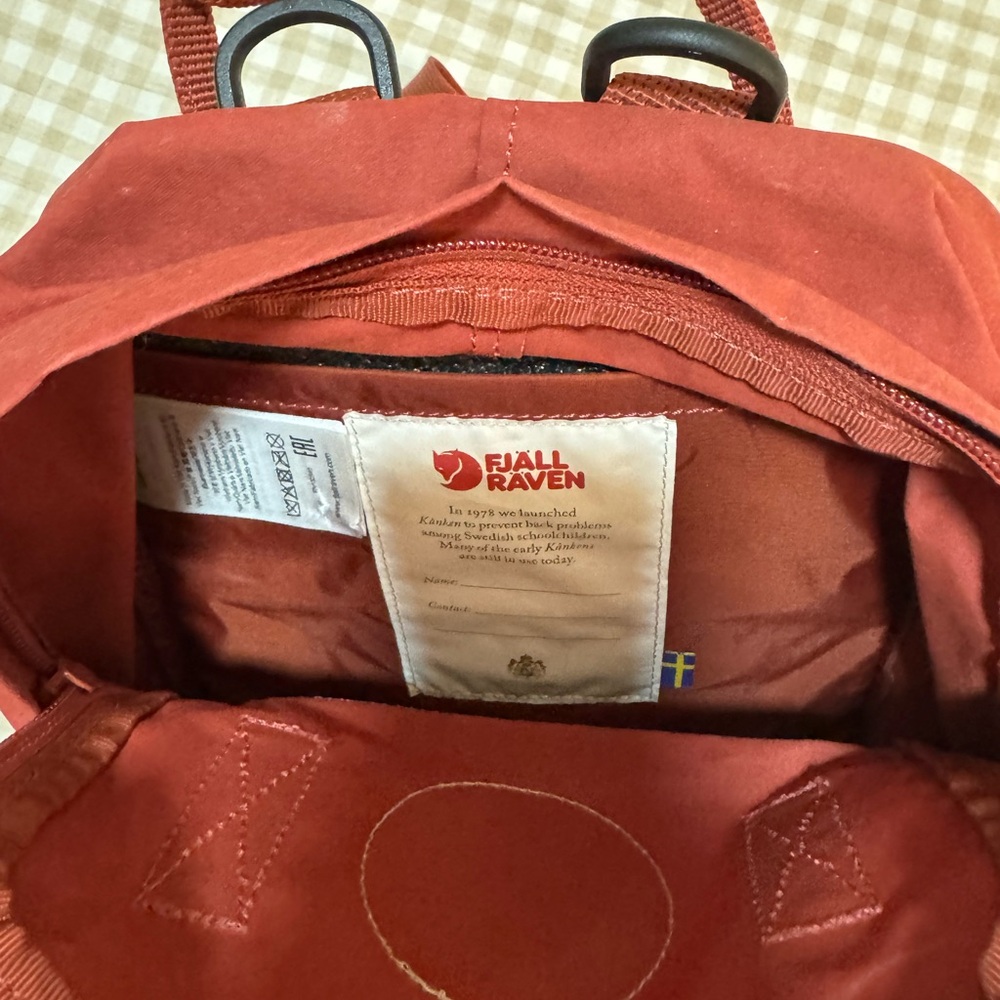 Kånken Mini Red Backpack - Picture 2 of 2